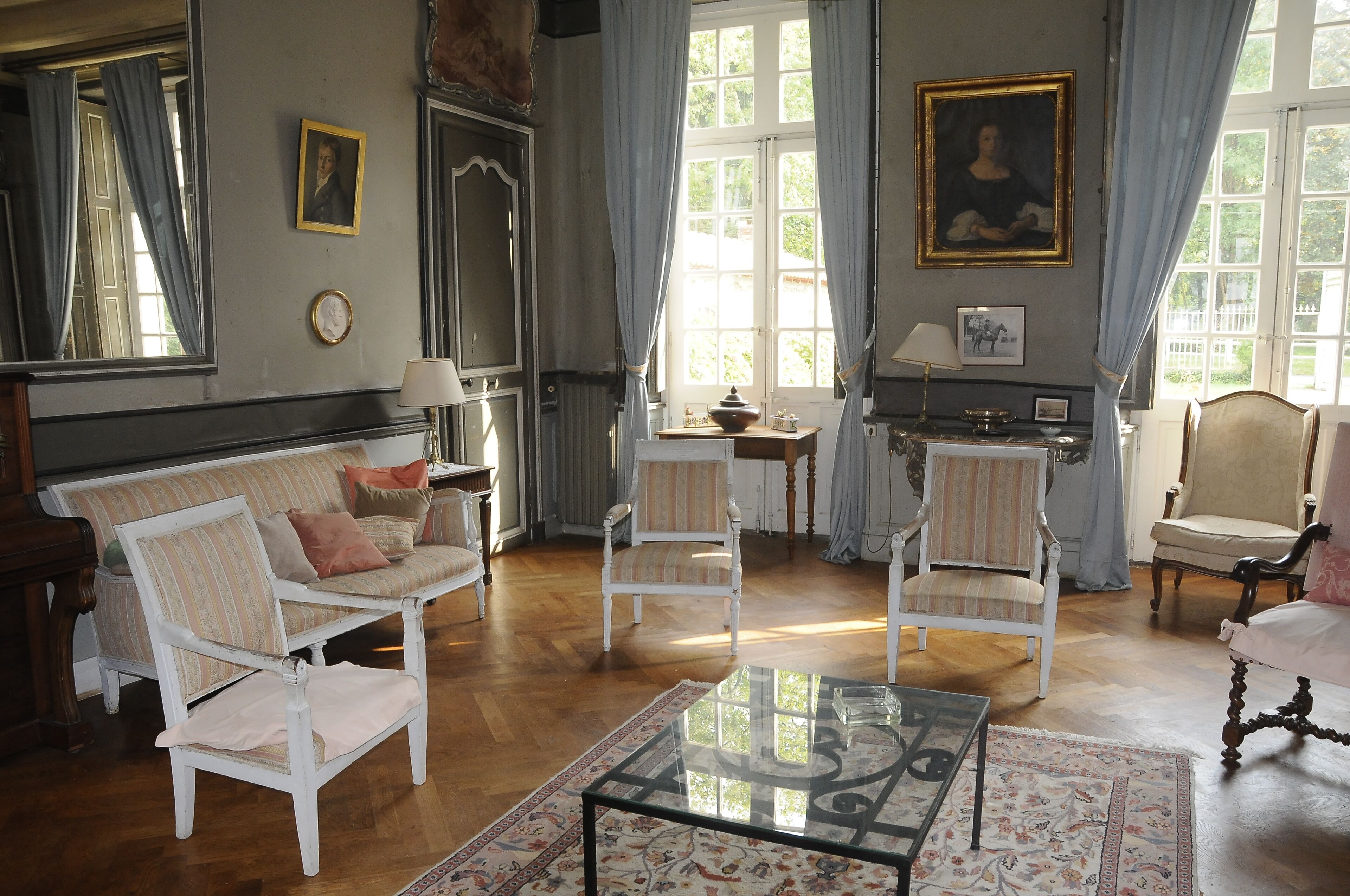 Large 18th century character house in Pornic 