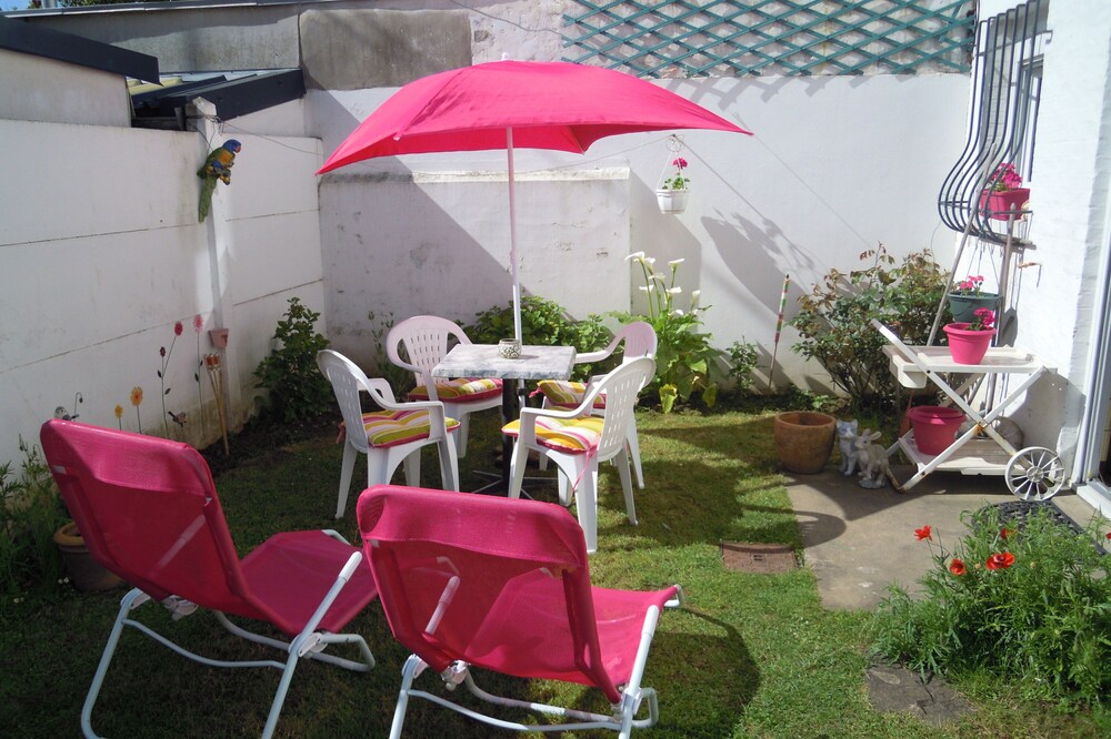 holiday residential area 500 meters from the beach