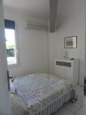 2 chambres, fer et planche à repasser, Wi-Fi gratuit, draps fournis