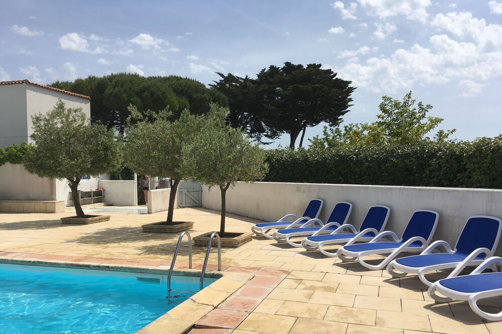 House in residence with pool Ile de Ré