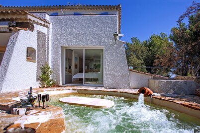 MAGNIFICENT Luxury Panoramic view Heated swimming pool Jaccuzzi, Balneo 12 people
