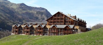 Large Studio 27 m2 - in residence tourism *** with swimming pool