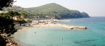 BANDOL-MAISON LA BIENVENUE 9MN A PIED MER-CALANQUE PORT D'ALON-JARDIN+FIBRE WIFI