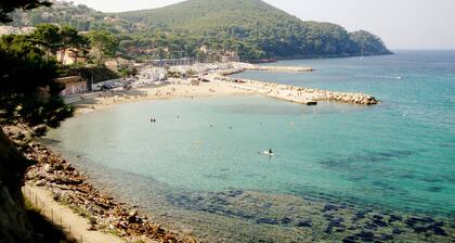 PROMO! BANDOL-HOUSE 9MN ON FOOT SEA -ALANQUE PORT D'ALON-GARDEN + WIFI-ST CYR / SEA