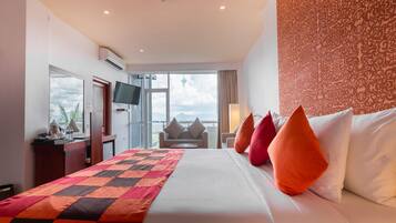 Minibar, in-room safe, individually decorated, individually furnished