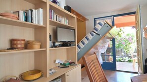 Interior - HOLIDAY IN A VILLA in Collioure, CHARACTER COUNTRY (Collioure)