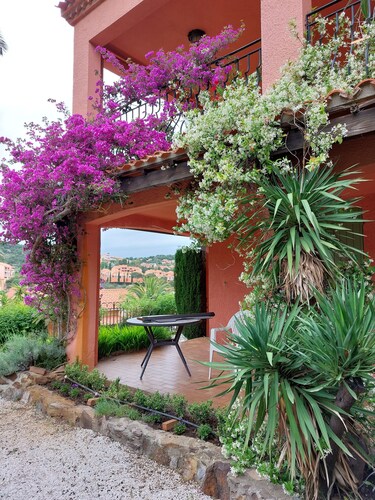 HOLIDAY IN A VILLA in Collioure, CHARACTER COUNTRY