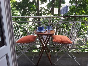 Outdoor dining - Cozy apartment in the heart of Vichy. (Vichy)