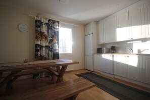 Lejlighed - 2 soveværelser - sauna | Privat køkken | Køleskab/fryser i fuld størrelse, mikrobølgeovn, ovn, kogeplade