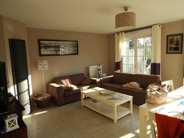 TV, DVD player, stereo
