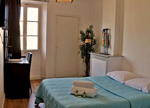 1 chambre, accĂšs Internet, draps fournis