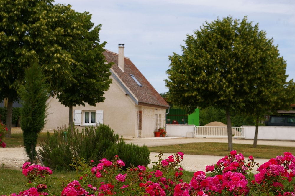 GITE AT LA GRANDE GENTILLIERE FARM with swimming pool