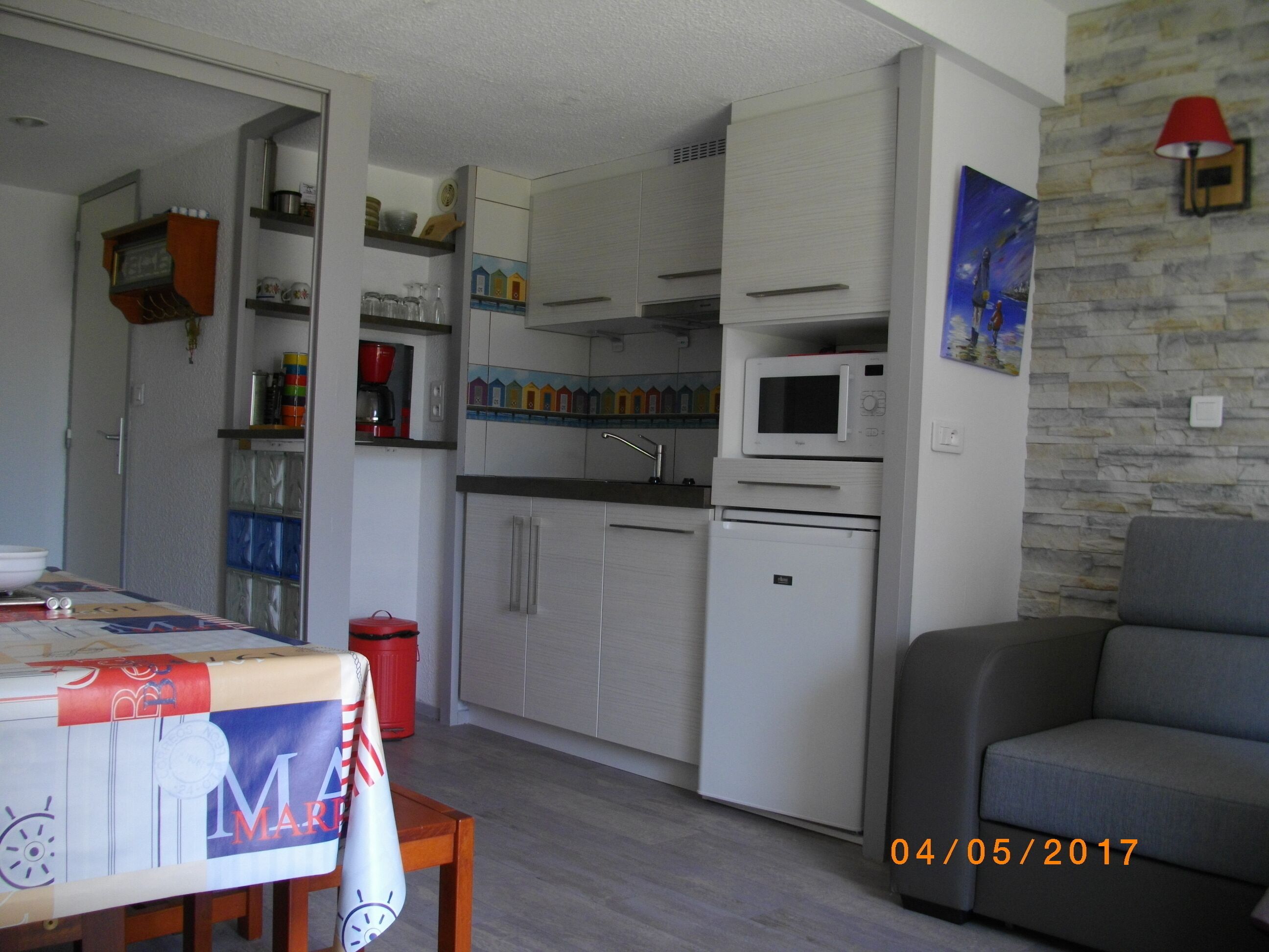 APARTMENT SEASIDE WITH SWIMMING POOL