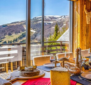Dining - Chalet Lanorak Super Besse center 4/10 people, exceptional view of Lake and Slopes. (Besse-et-Saint-Anastaise)