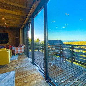 Interior - Chalet Lanorak Super Besse center 4/10 people, exceptional view of Lake and Slopes. (Besse-et-Saint-Anastaise)