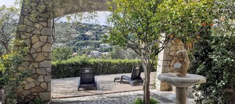 A quiet place on the beach in a typical house of south of France