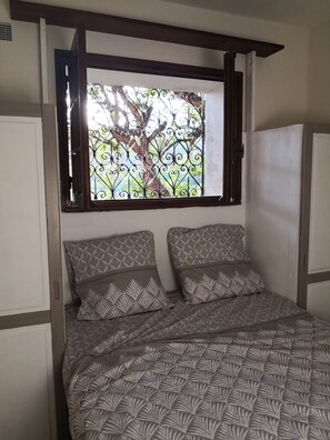 1 bedroom, iron/ironing board, free WiFi