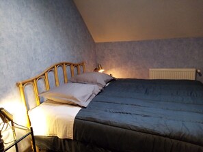 3 chambres, fer et planche à repasser, Wi-Fi gratuit