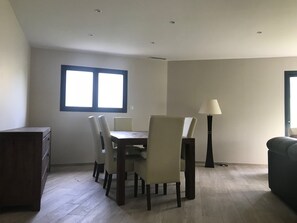 Dining - CAP D'AGDE New comfortable villa 100m from the beach with wooded garden 300m2 (Agde)