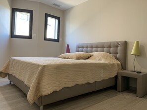 3 bedrooms, iron/ironing board, WiFi, bed sheets - CAP D'AGDE New comfortable villa 100m from the beach with wooded garden 300m2 (Agde)