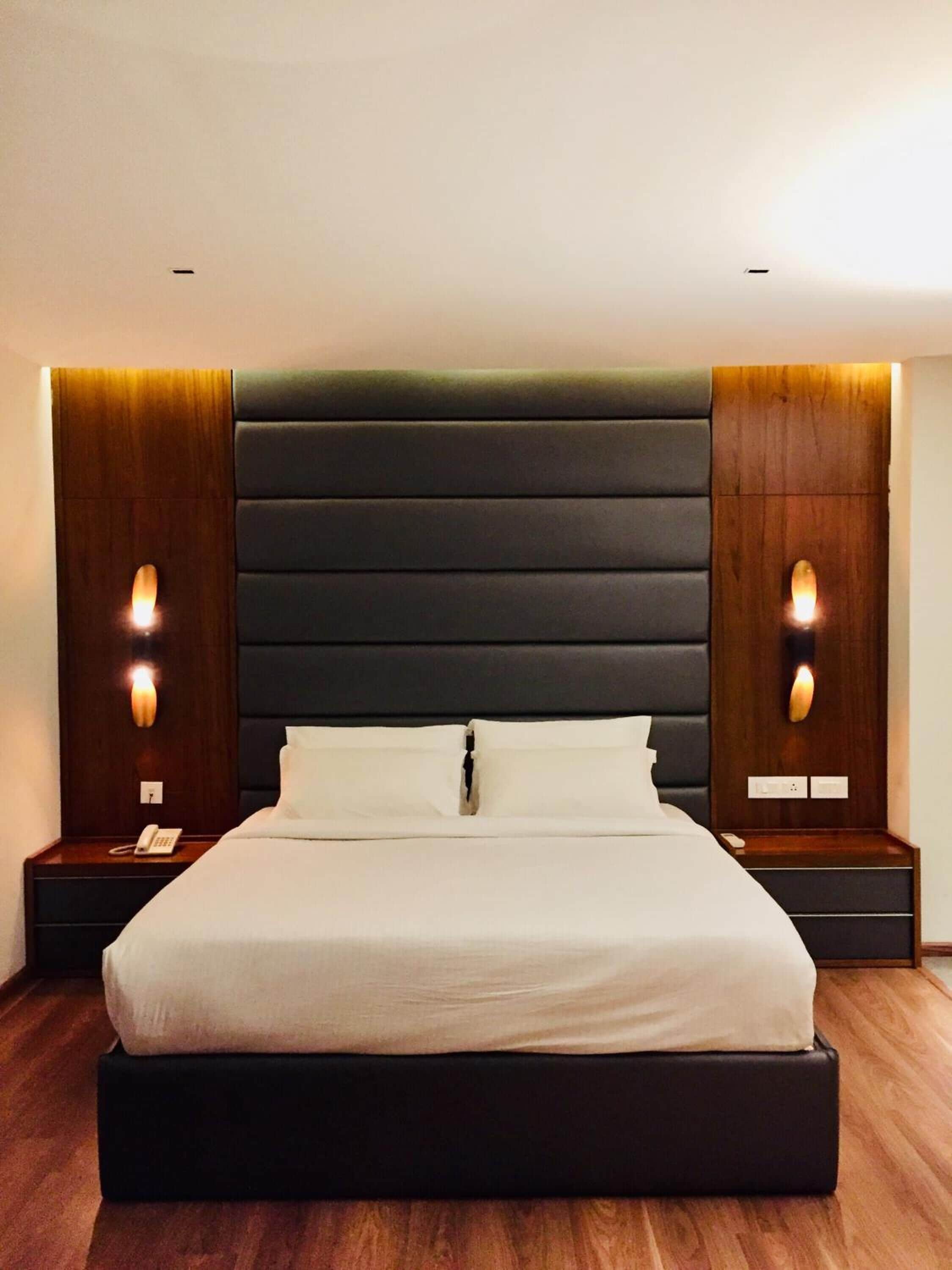 Desk, rollaway beds, free WiFi