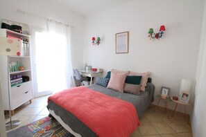 3 bedrooms, iron/ironing board, WiFi, bed sheets - Magnificent luxury villa with mirror pool. (Albitreccia)