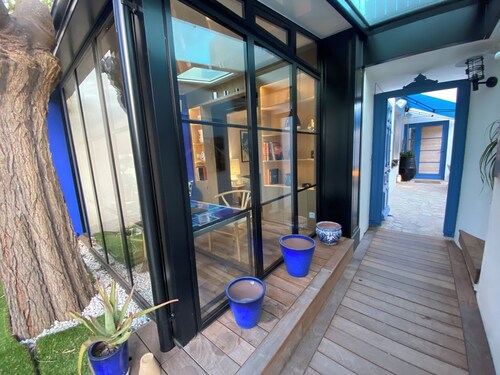 House 200 M2 air-conditioned 5 bedrooms 4 bathrooms 4 toilets '' la treille muscate ''.