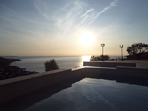 Facing the sea and the Estérel massif, Antheor, town of Saint Raphaël 