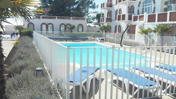 Een verwarmd zwembad