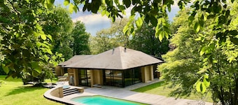 Villa des Templiers - 20 minutes from Brussels Airport - Sleeps 8 to 15 -