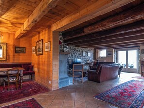 Interior - 🌟Parenthèse nature en Auvergne: Maison typique au panorama exceptionnel-10 pers (saint- sauves d'Auvergne)
