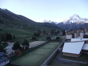 Sport court - Apart. , 8 pers., At the foot of the slopes with very beautiful view (Les Deux-Alpes)