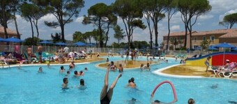 Residence in the Mas des Vignes area, 2 swimming pools, parking, 6 people