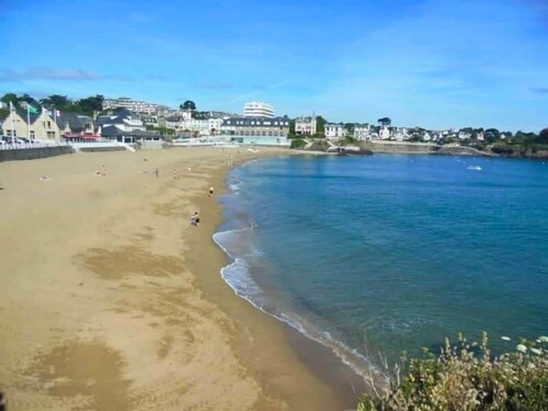 T2 apartment for 4 people "feet in the water" (beach 20 meters)