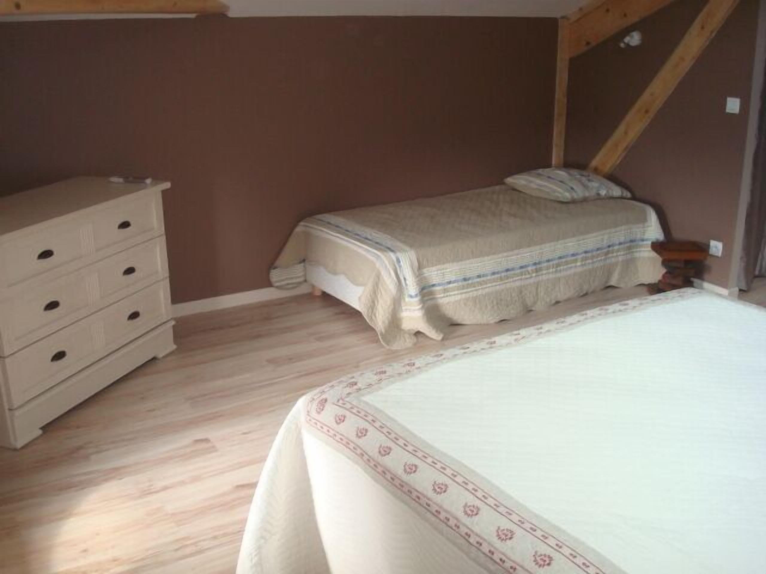 GîTE SPACIOUS, COMFORTABLE, QUIET IN THE HEART OF THE HILLS