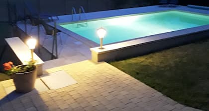 Casa de campo en Périgord cerca de Crantôme con piscina privada