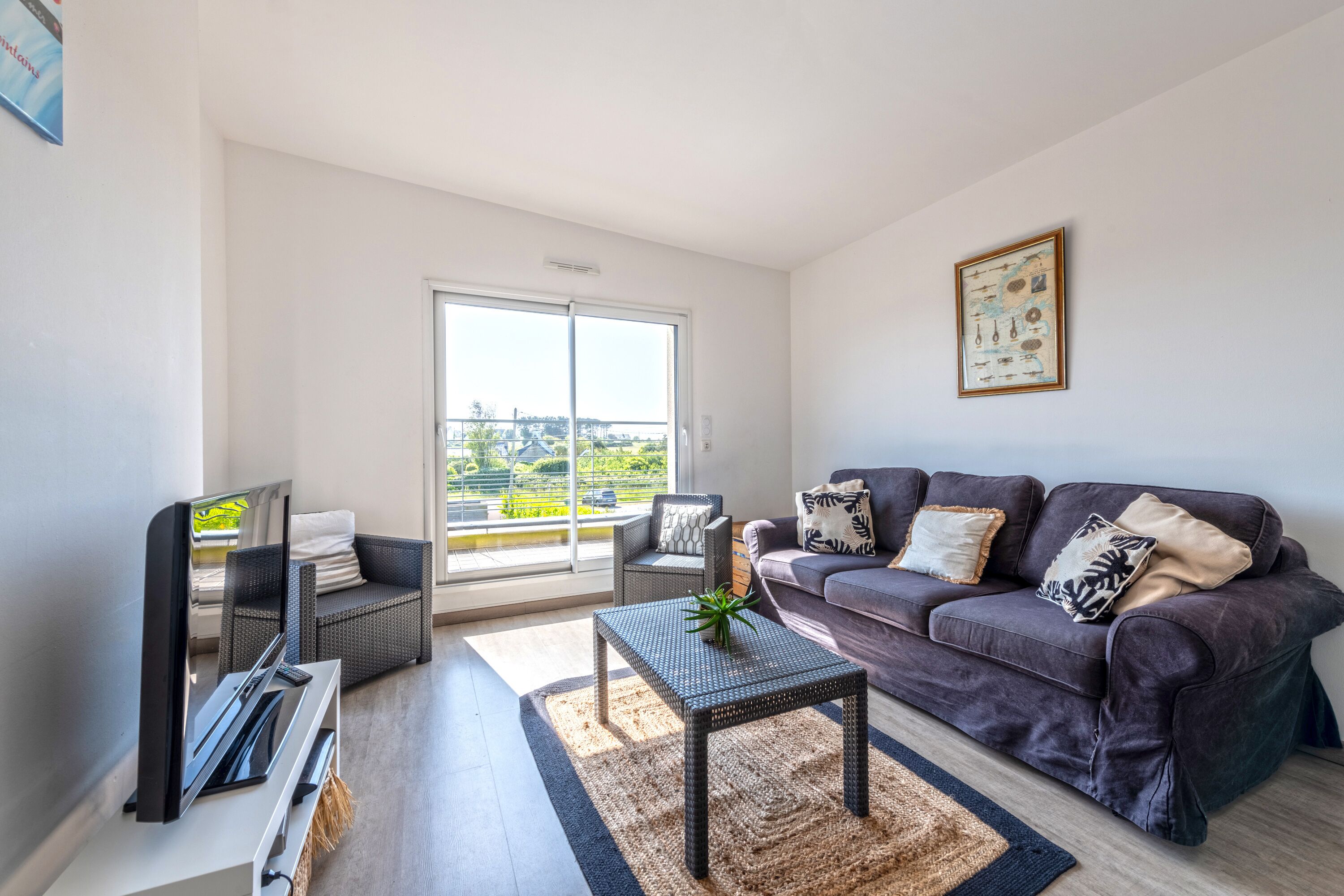 Modern and spacious house - 10 people - swimming pool and SPA - in front of the sea