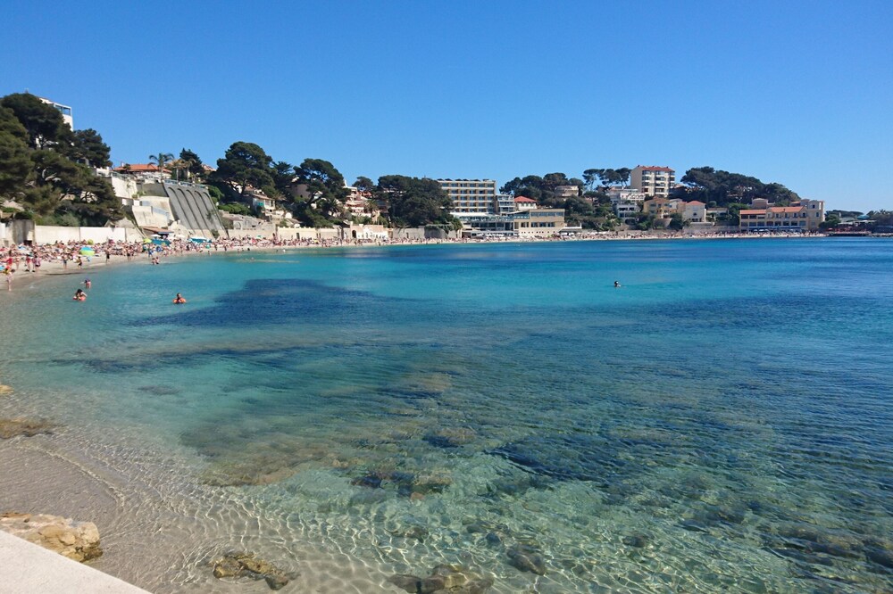Quiet apartment with sea view, air conditioned