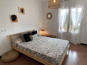 3 bedrooms, iron/ironing board, free WiFi, bed sheets - Appartment with views located in a quiet zone but close to the city center (Calonge Platja d'Aro)