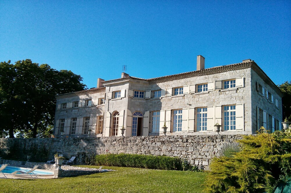 Charming Mansion from 17th, Great Pool, Close to Historical Villages