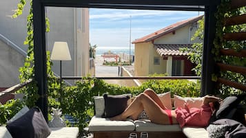 Télévision à écran plat, lecteur de DVD