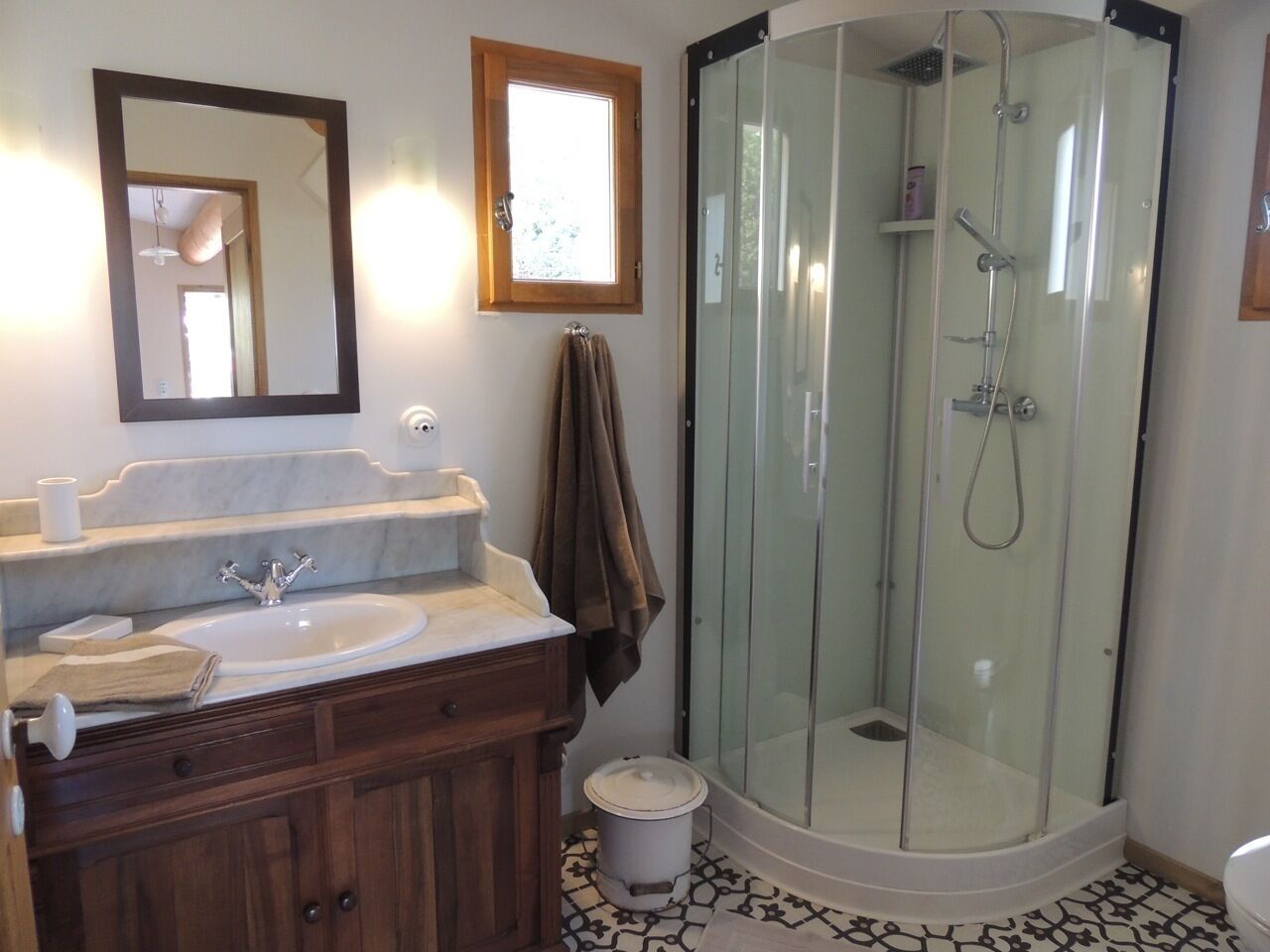 Small charming house, sea view and scents of the maquis.