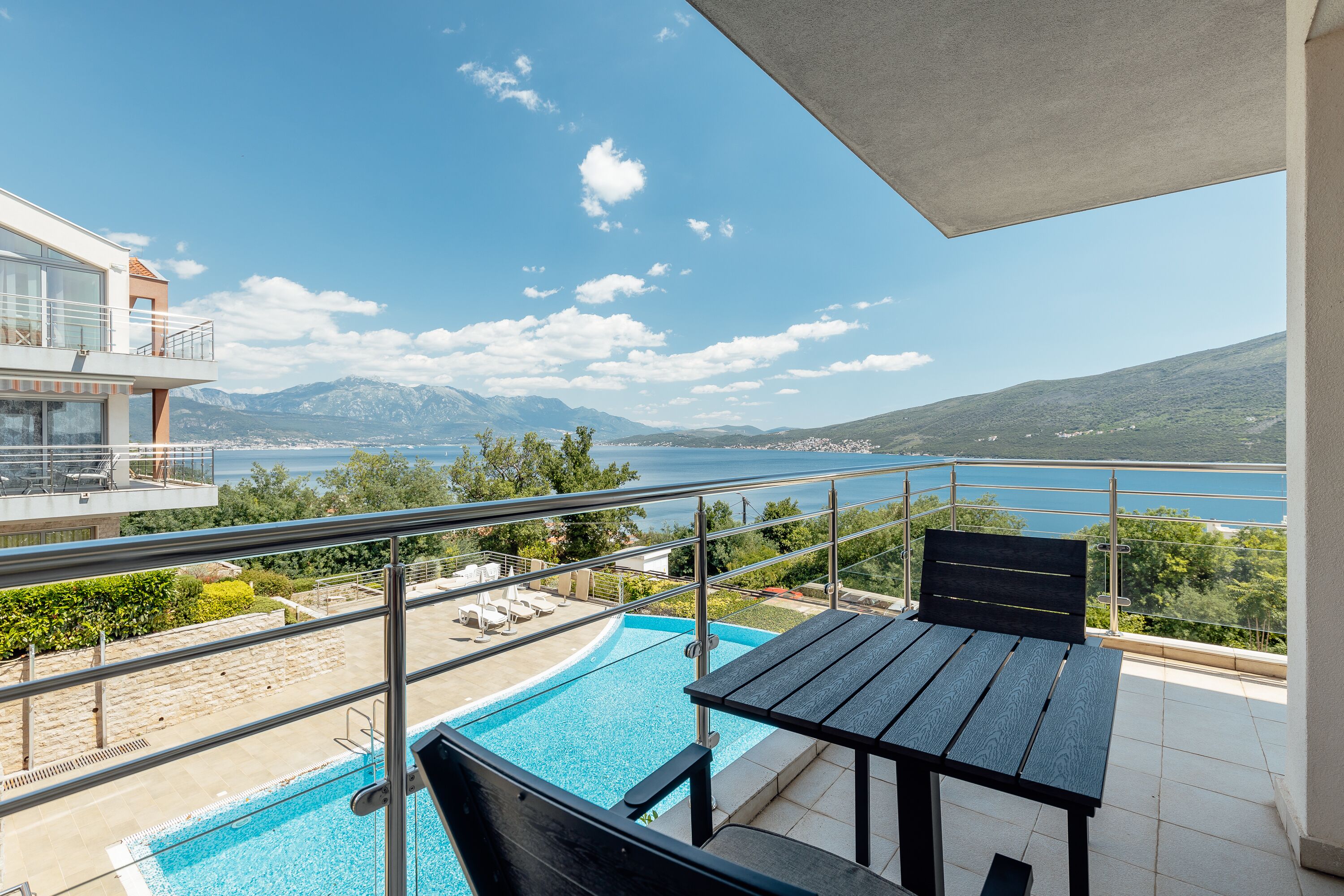 屋外ダイニングエリア