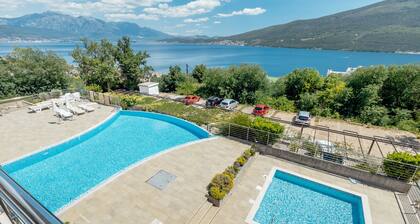 Luxurious Apartment - Stunning views over Kotor Bay - Shared Infinity Pool