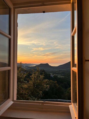 Vaste maison avec vue mer et vignobles exceptionnelles