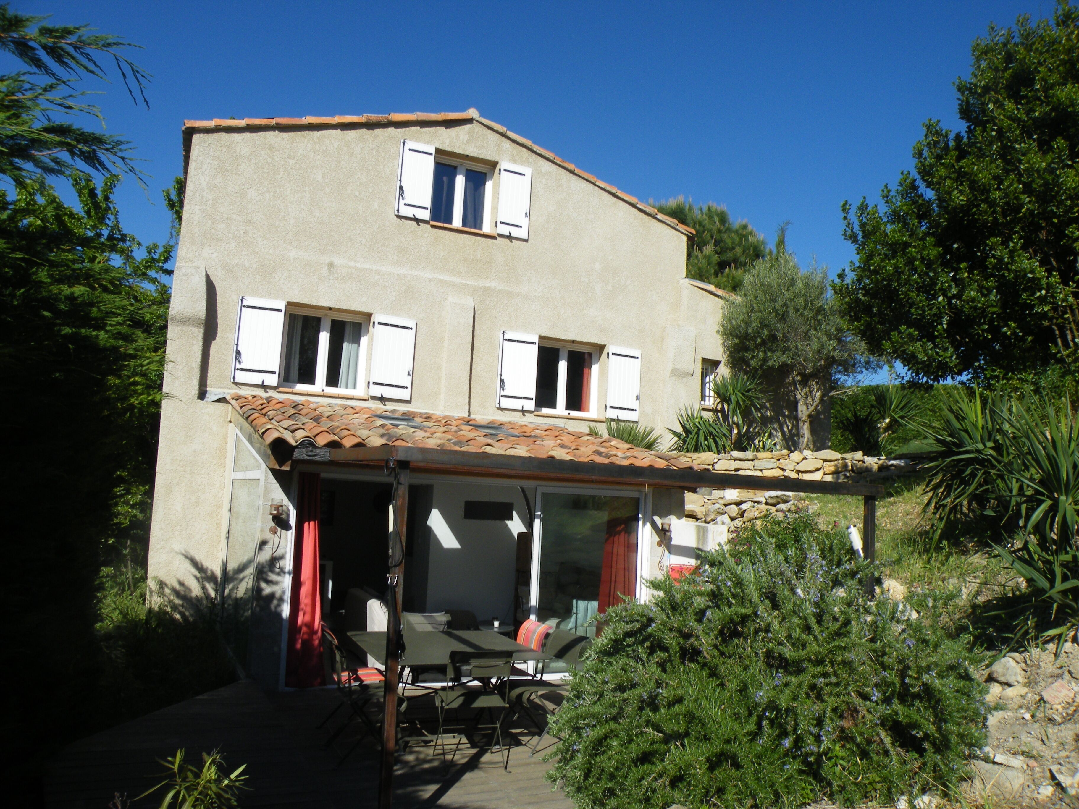 House 4 people in the hills of Pagnol, near the sea