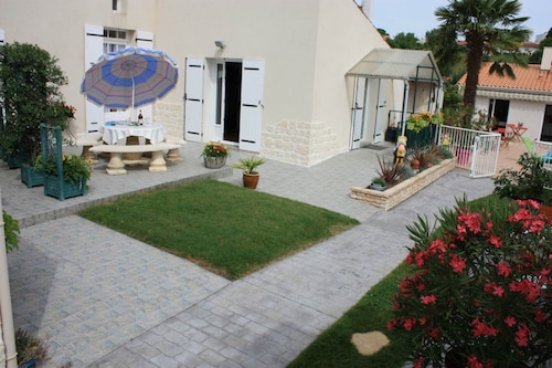 GITE LACCALMIE 17 - MATHE BRILLOUET CLAUDINE ET PATRICE