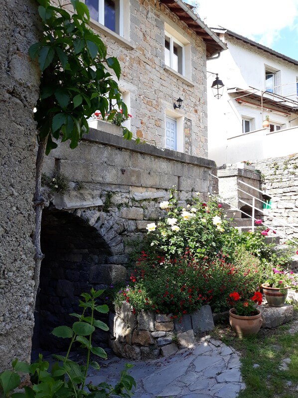 Exterior detail - Beautiful apartment at the entrance of Gorges du Tarn (La Cresse)