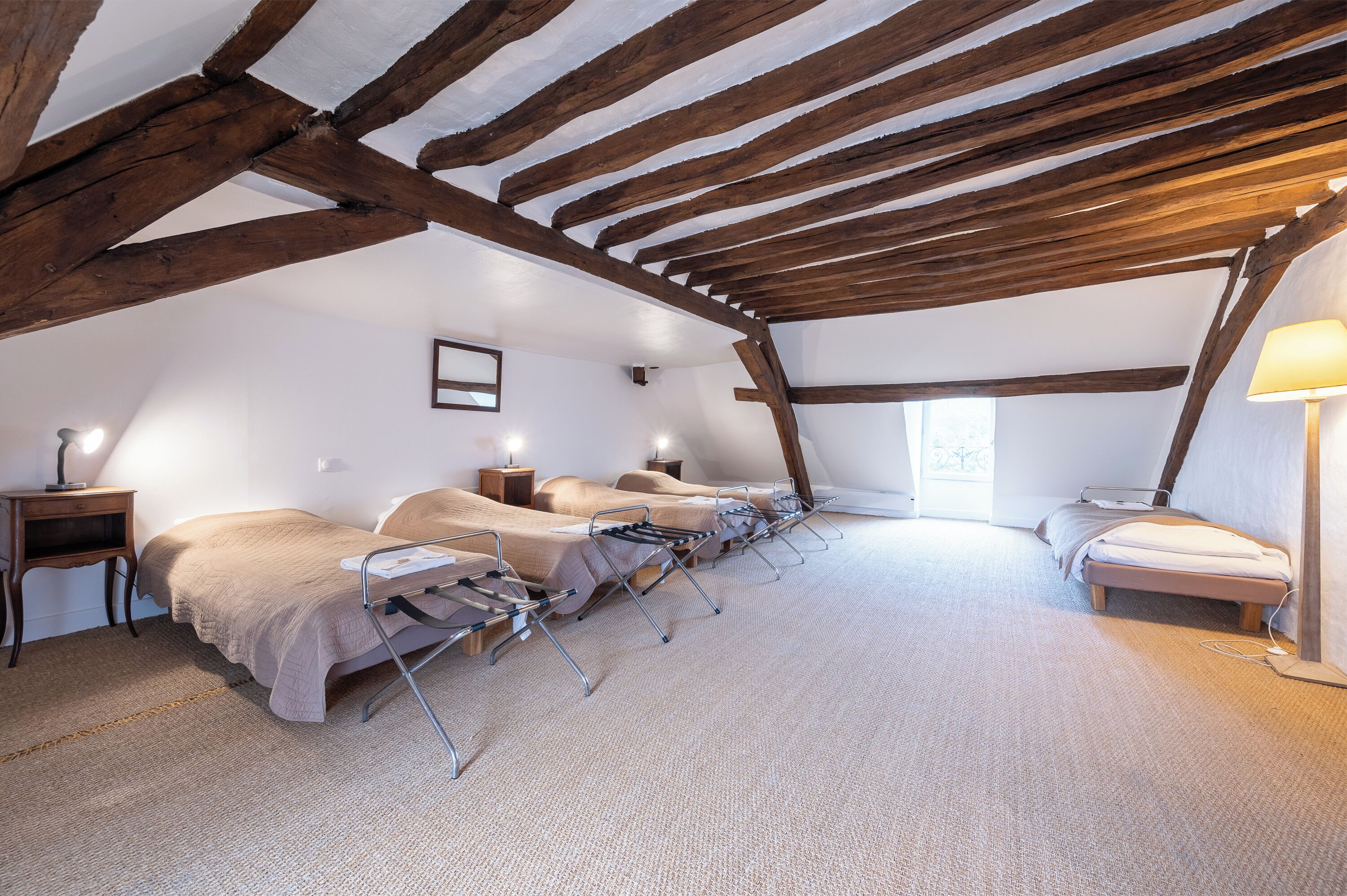 5 chambres, fer et planche à repasser, lit parapluie, Wi-Fi gratuit