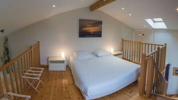 3 slaapkamers, een bureau, een strijkplank/strijkijzer, gratis wifi